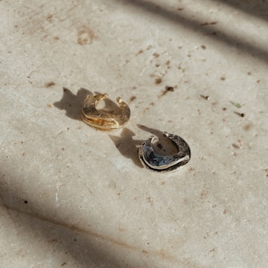 Earcuff earrings, oxidized silver ear cuff, gold color ear cuff, trend earrings, gift for her, birthday present idea, non piercied, hammered