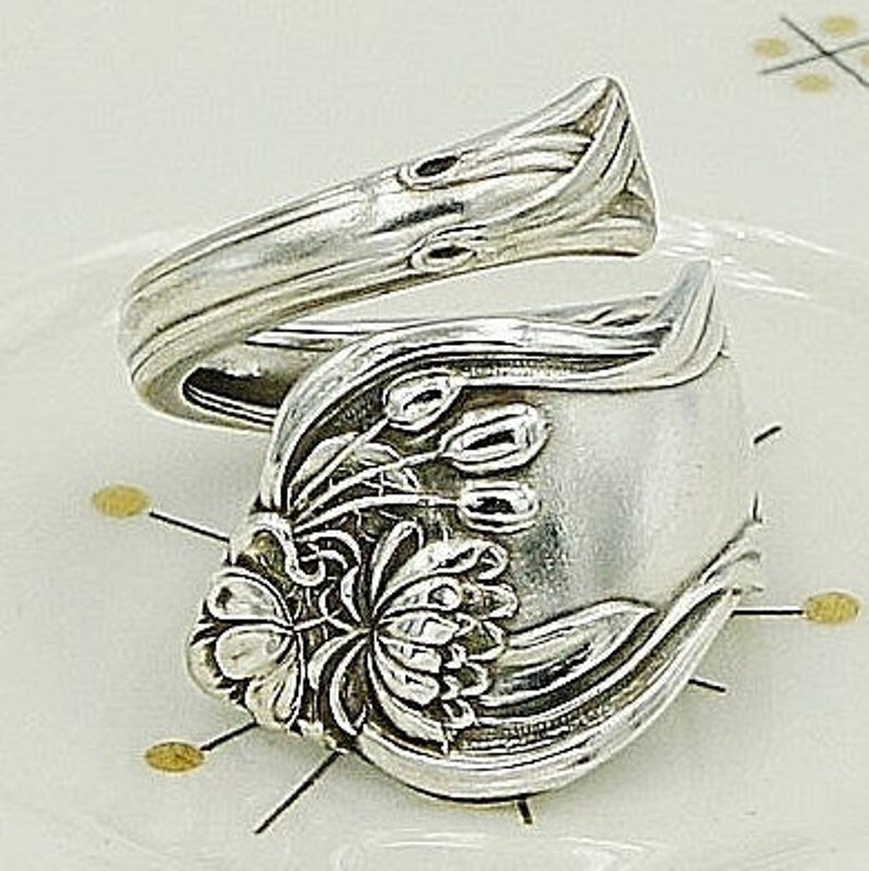 Waterlily Lotus July Birth Flower Spoon Ring Spiral Bypass Etsy