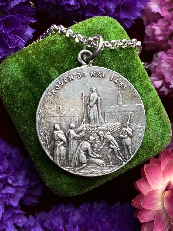 Joan of store arc pendant