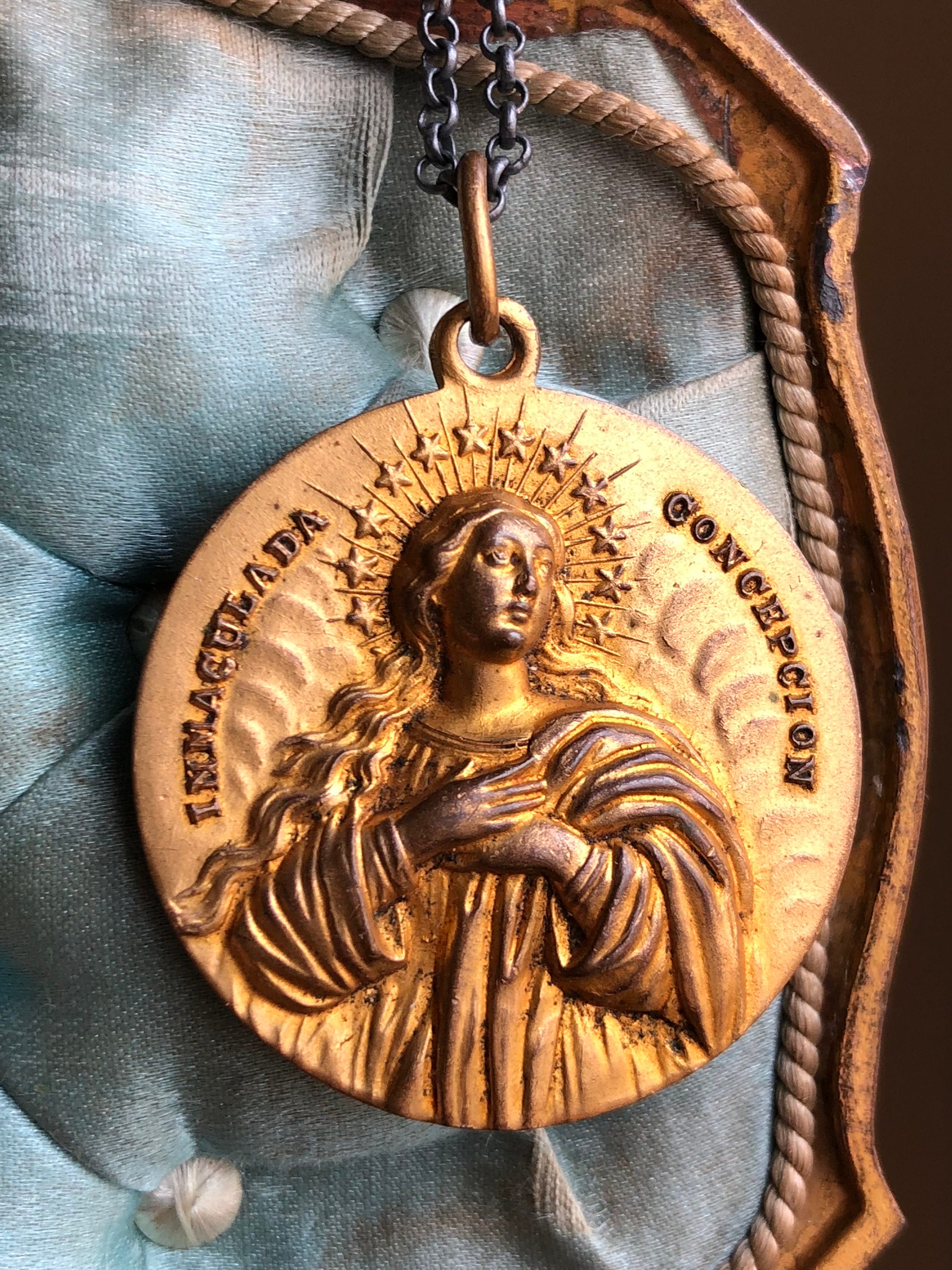 Vintage Blessed Mother Medal Pendant Necklace Art Deco Virgin Mary