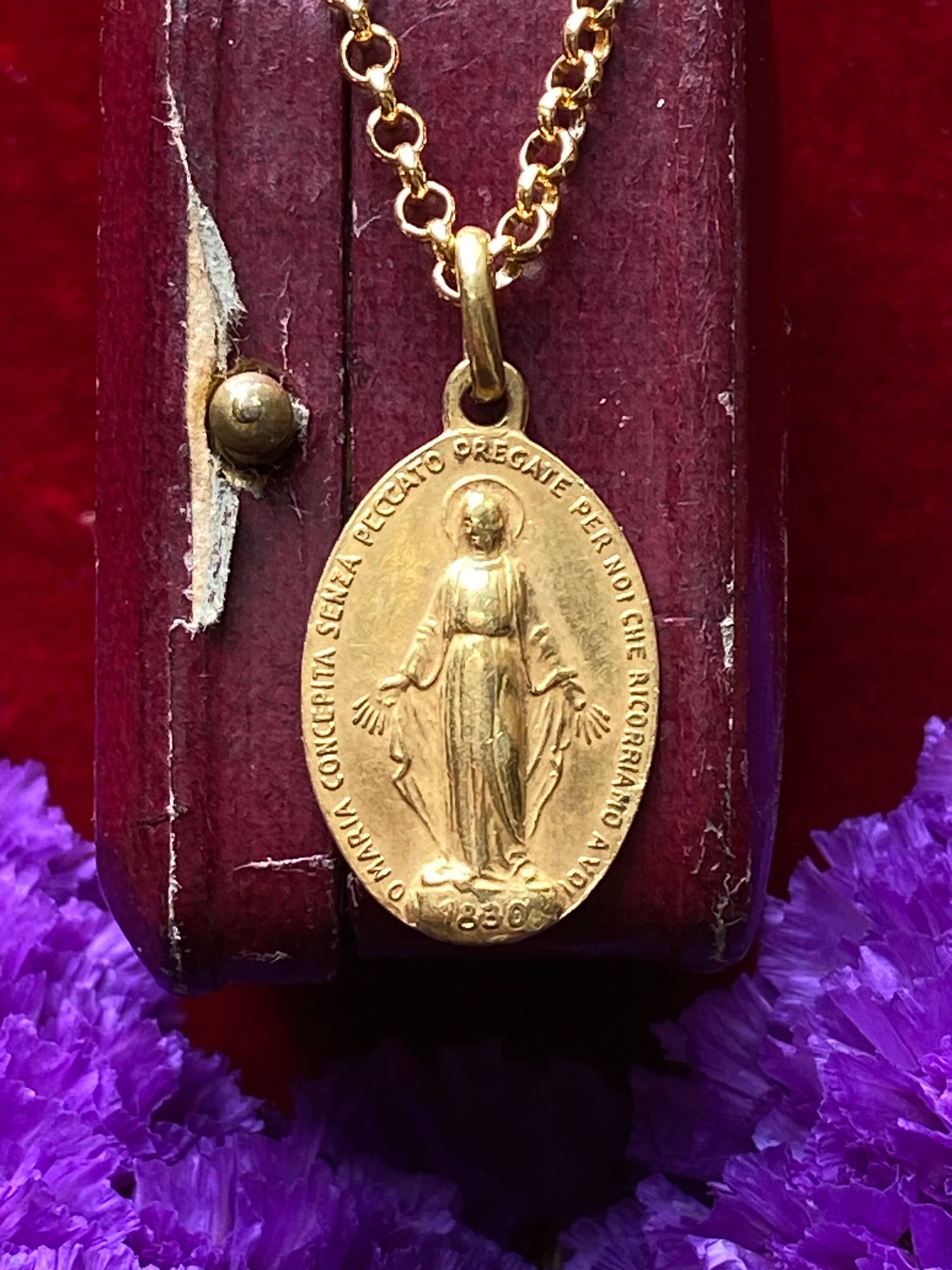 18k gold miraculous medal pendant deals