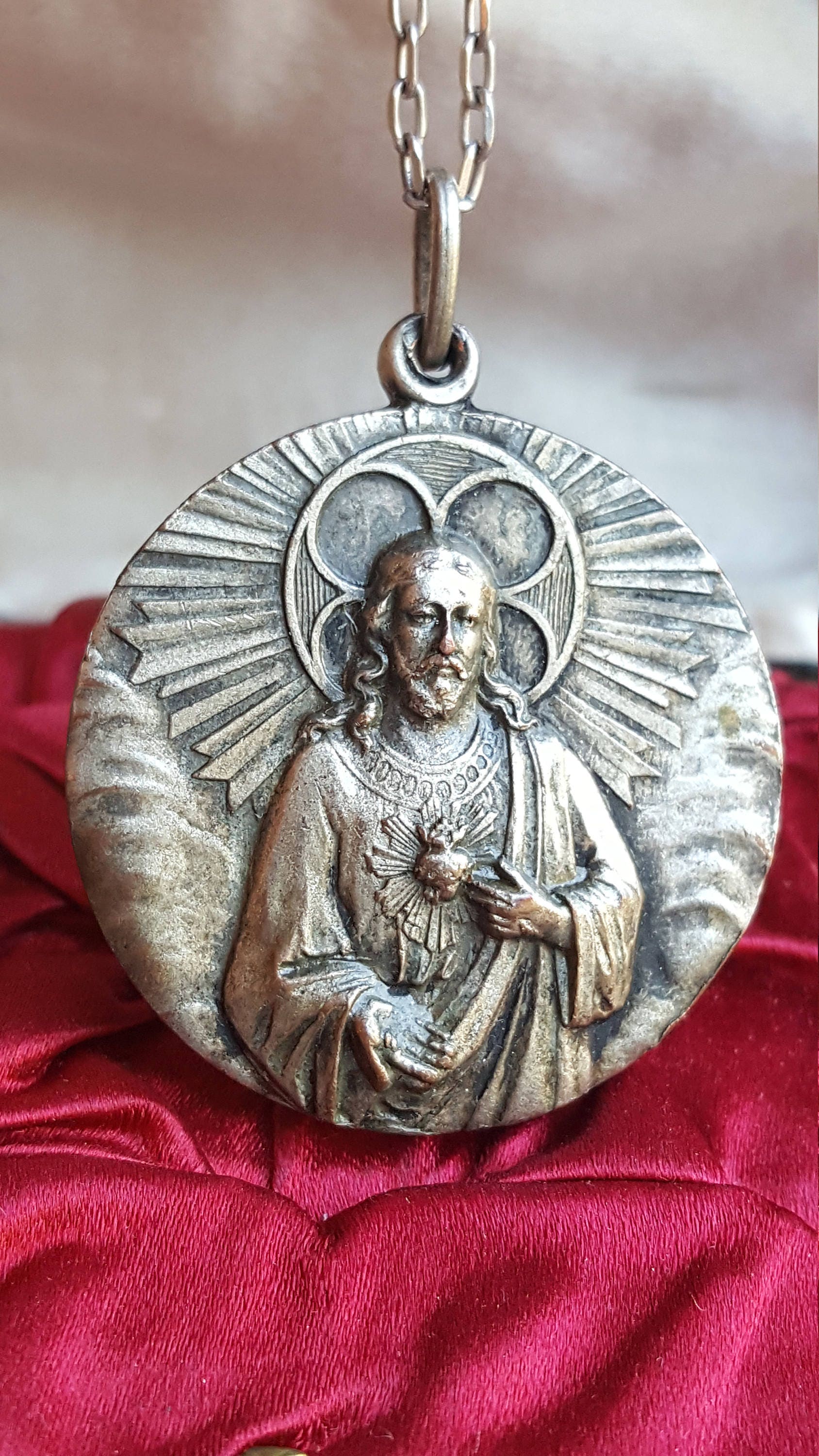 Vintage Spanish Sacred Heart of Jesus Medal Medallion