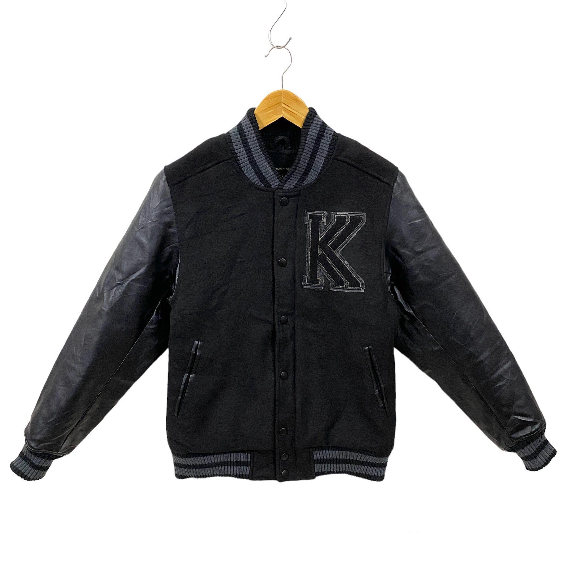  Karl Kani 223K1704 Outerwear, Monogram, Allover Pattern,  Short Fur Jacket, Black : Clothing, Shoes & Jewelry