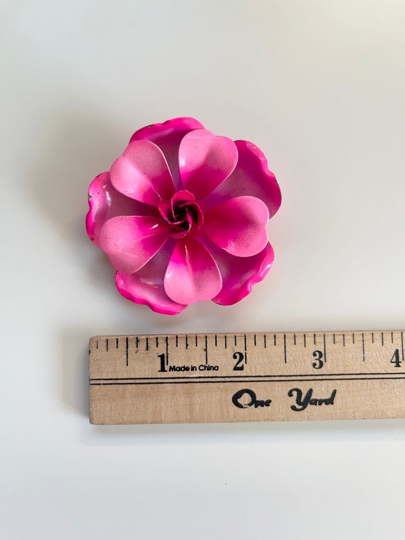 Vintage Bright Pink Flower Enamel Brooch Mod Meta… - image 3