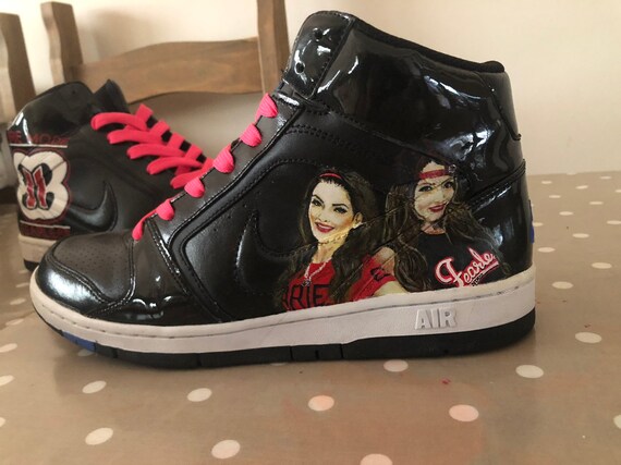 nike uk8