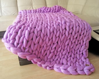 Giant Knitted Blanket. Super Chunky Merino Wool Throw. Big yarn. Grande Punt . Big stitch blanket by woolWow!Orchid color