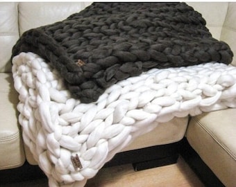 Giant Knitted Merino Wool Throw. Super Chunky Blanket. Super Bulky Yarns pure Merino Wool. FASHION TREND - BIG stitch blanket by woolWow!