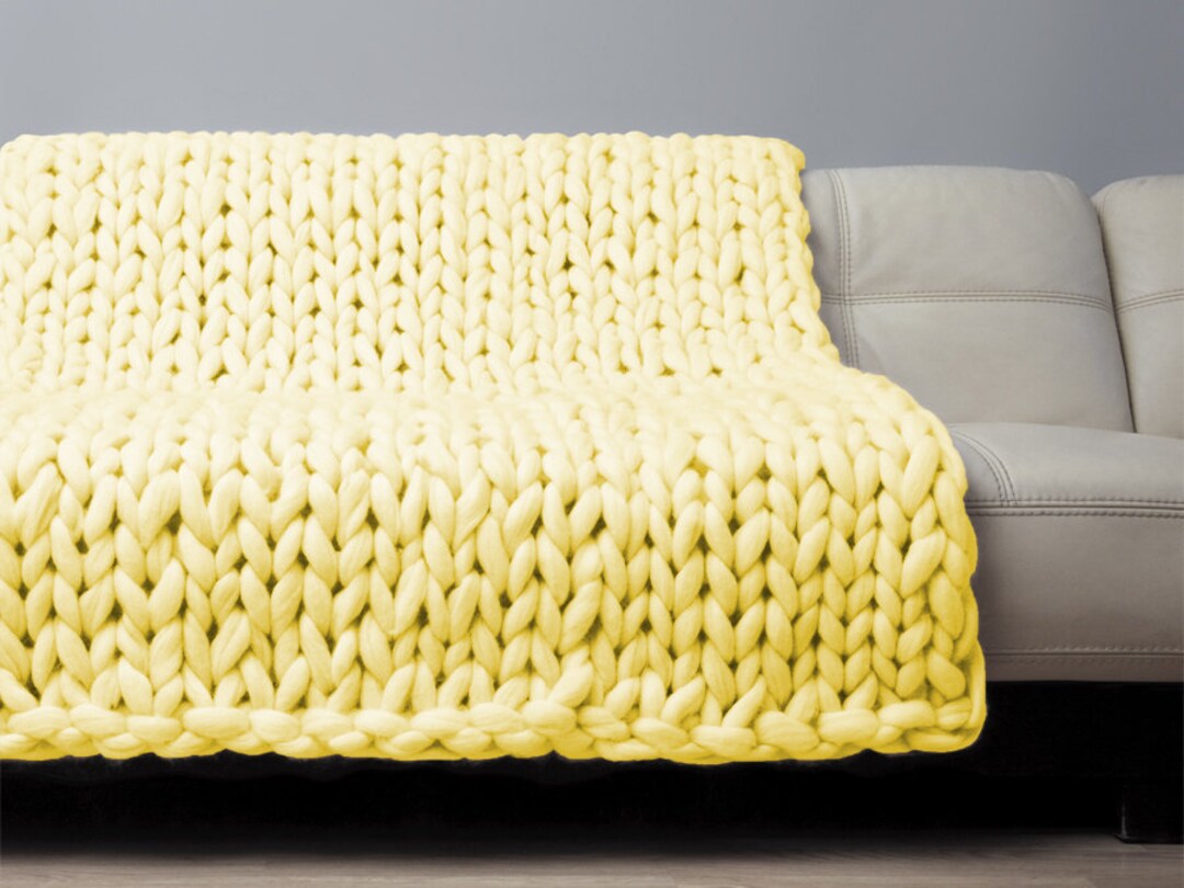 Grande Punto Giant Blanket. Knitted Blanket of Thickest Yarn. Super