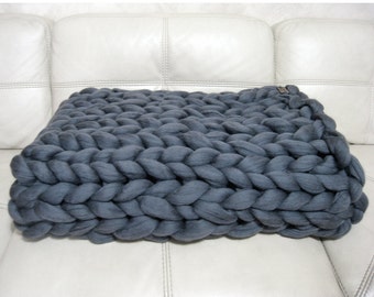 FASHION TREND - BIG stitch blanket by woolWow! Super Chunky Blanket. Giant Knitted Merino Wool Throw. Big Yarn. Grande Punto. Storm color.