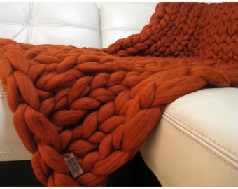 Giant Knitted Merino Wool Throw. Super Chunky Blanket. Big Yarn. Grande Punto. FASHION TREND. 19 microns merino wool! Rust color