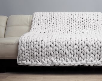 Chunky knit Blanket. Merino Wool Blanket. Bulky Blanket. Extreme Knitting! Milk color.