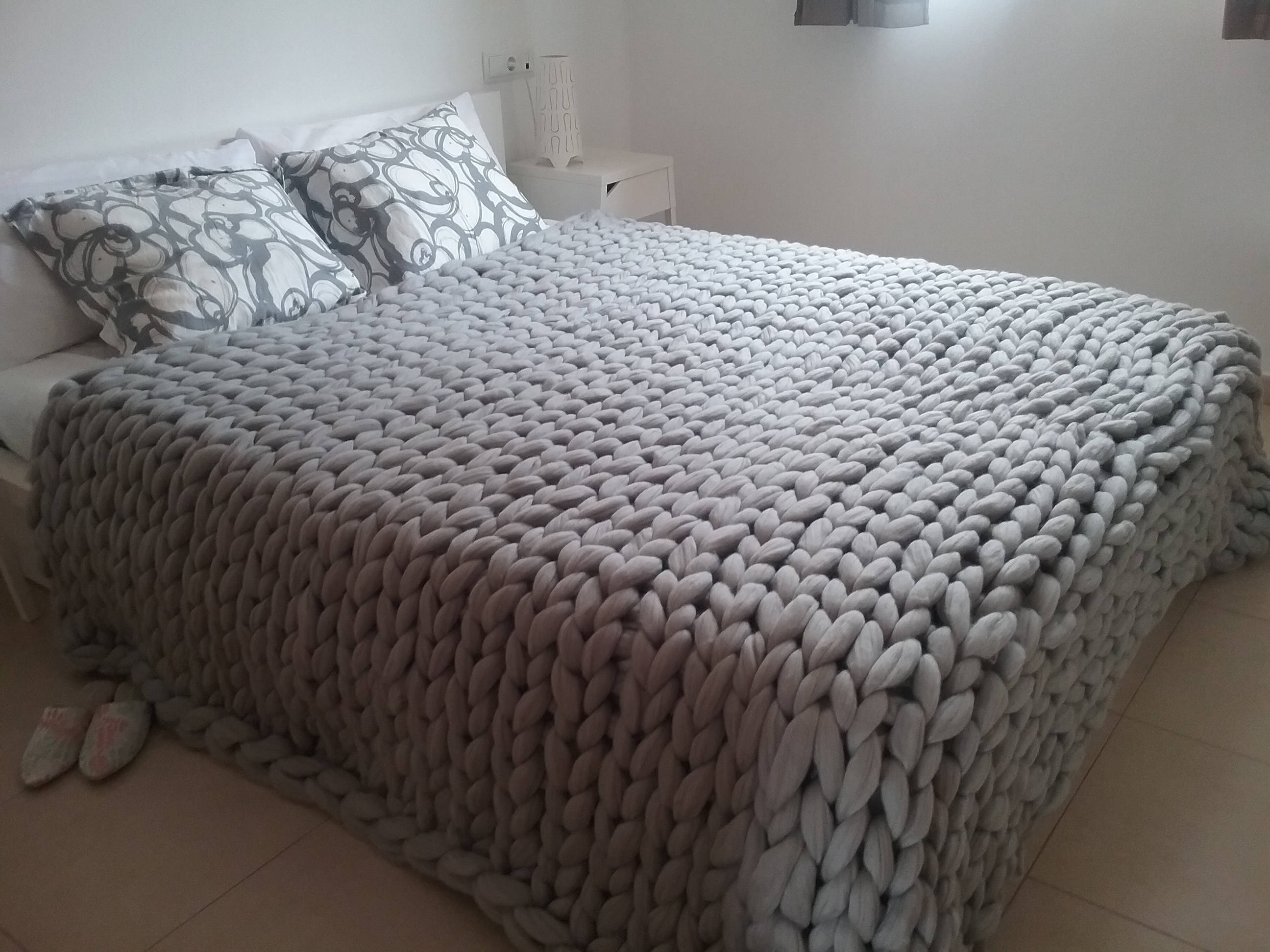 Chunky Blanket. Giant Knitted Merino Wool Throw. Big Yarn. Grande Punto. FASHION TREND BIG