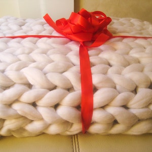 Giant Knitted Merino Wool Blanket. Super Chunky Throw. Big Stitch Yarn. Grande Punto Best Present by woolWow image 1