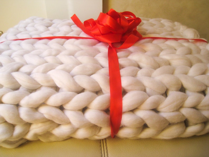 Giant Knitted Merino Wool Blanket. Super Chunky Throw. Big Stitch Yarn. Grande Punto Best Present by woolWow image 1