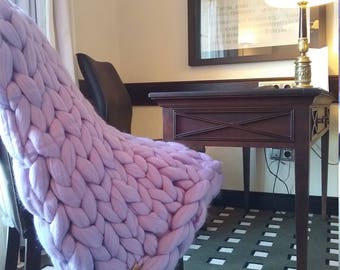 Super bulky Merino Wool. Extreme knitted blanket. Super big stitch carpet! Choose from 70 colors Lavender color