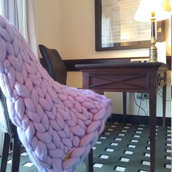 Super bulky Merino Wool. Extreme knitted blanket. Super big stitch carpet! Choose from 70 colors Lavender color