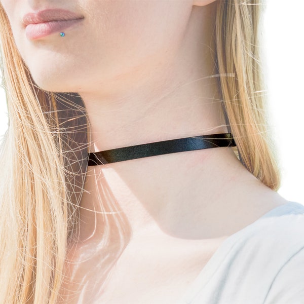 Classic Choker/Collar/Necklace Leather Black / Pink / White / Brown / Red / Blue / Green / Unisex / Girls / Guys / Cosplay / Anime / Kawaii