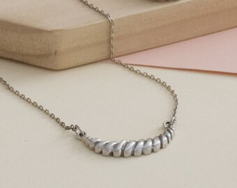 Curved and classy sterling silver necklace, handmade 925 exclusive necklace, wax carved timeless necklace, gifts for her, unique jewelry