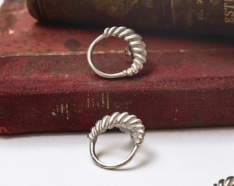 Circle shaped earrings, handmade sterling silver earrings, wax carved jewelry, circular exclusive earrings, handmade everyday earrings