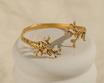 Coral-inspired bracelet, adjustable and handmade