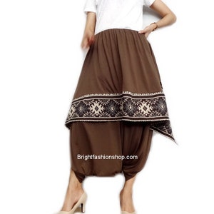 Brązowe spodnie z obniżonym krokiem i tkanym detalem w stylu boho chic