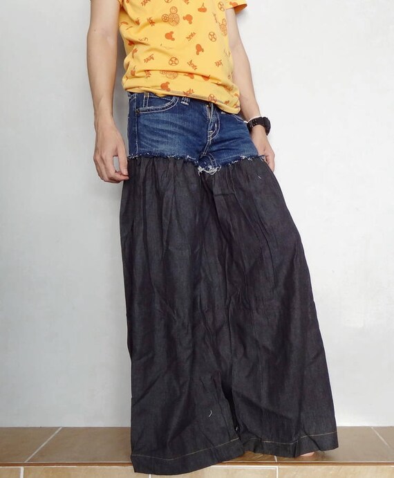 black jeans with ruffle bottom