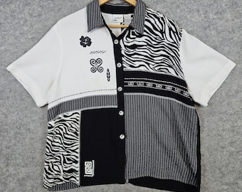 Koret Women's Vintage Black & White Button Blouse Size L Artsy Geometric FLAW