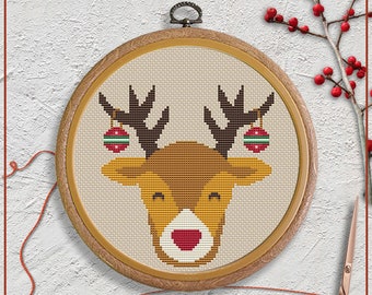 Easy Christmas reindeer cross stitch pattern