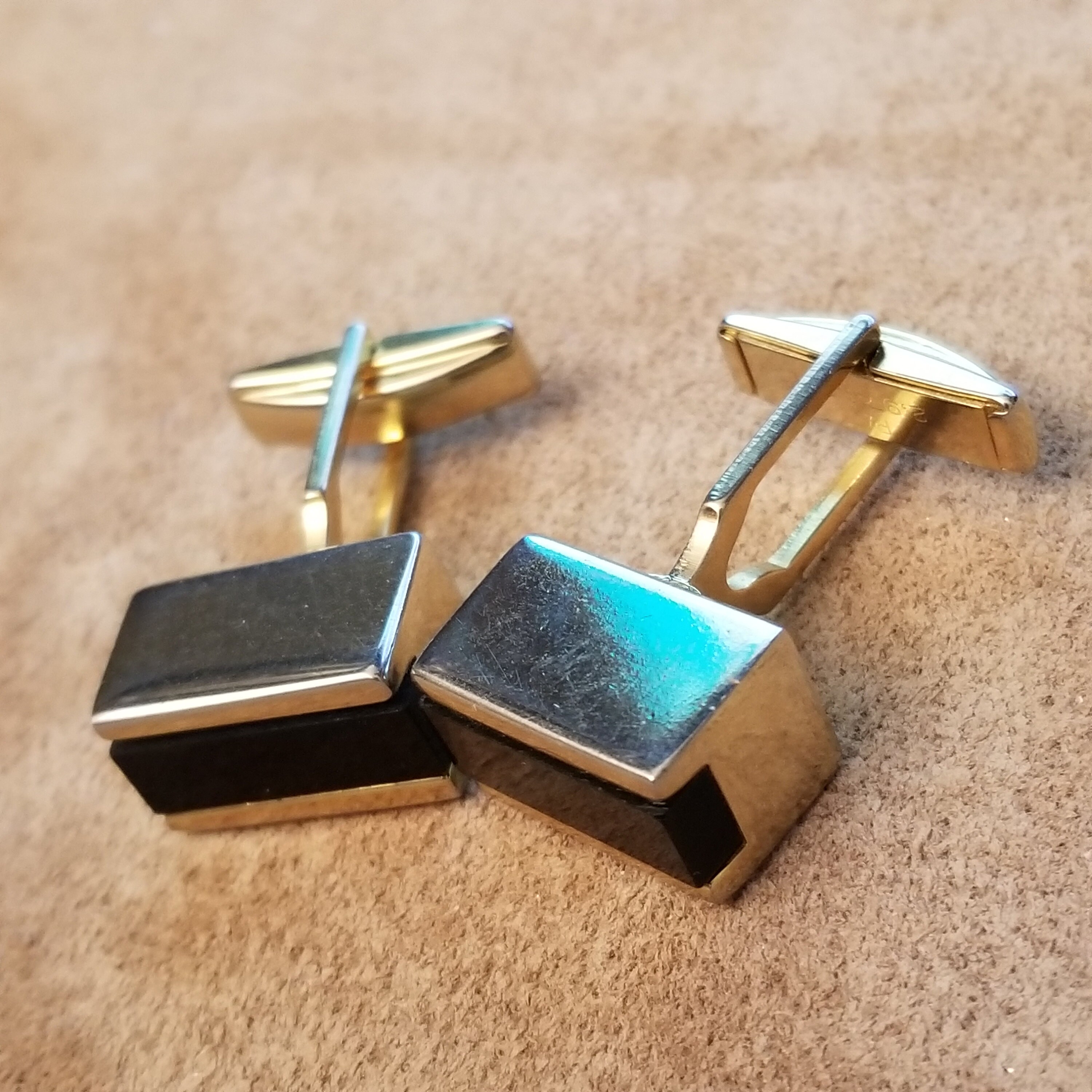 ゴールド　カフリンクス　ヴィンテージ Vintage Gold Tone Black Stone Cufflinks Pat 2.974.381 - Etsy