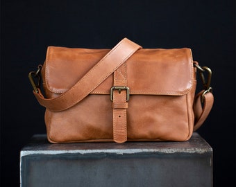 Leather Camera Bag - Crossbody camera bag - Genuine Leather camera bag - High Quality Genuine messenger camera bag Canon, Leica, Nikon, Fuji