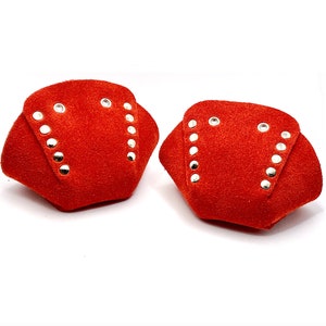 Rote Wildlederkappen für Rollschuhe / Zehenschützer (Moxi Red "Poppy" Shade) (Paar)