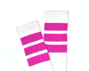 Retro weiß mit fuchsia pinken Streifen Knie hohe Skate Socken / Schlauchsocken