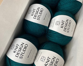 Chunky green merino wool yarn - 6 Super bulky yarn - Crochet & knitting yarn 200g