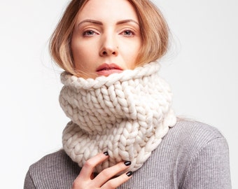 Wool neck warmer women - Knitted neckwarmer - Single loop scarf women - Chunky knit cowl scarf - Hand knitted cowl - Snoods for women