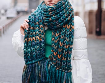 Bunter Oversized Winterschal - Handgefertigter grobstrick Schafwolle Fransenschal