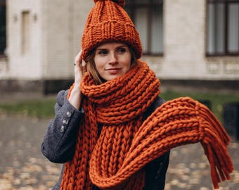 Pom Pom Matching Hat and Scarf - Etsy display picture 2