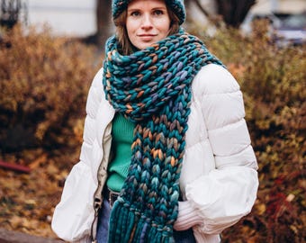 Bunt gestrickte Mütze und Schal im Set - Mütze und Schal aus Merinowolle