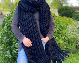 Oversized mens chunky knit scarf - Lenny kravitz large winter scarf with fringe