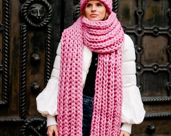 Winter knit hat and scarf set - Chunky beanie and scarf women handmade - Hand knitted merino wool fringe scarf set