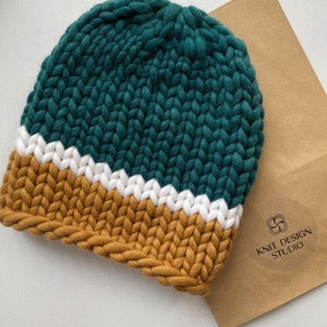 マルチカラーニットビーニーハット - 女性と男性のためのクールな冬用帽子とビーニー - カラフルなストライプのウールハット