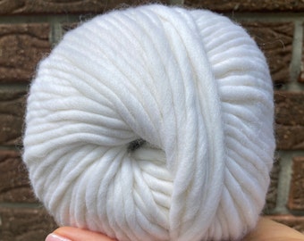 White chunky knitting yarn - 6 super bulky merino wool yarn - Soft thick yarn 200g