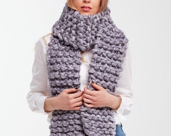 SALE Light grey knit scarf - Merino scarf - Chunky knitted scarf - Handmade scarf - Warm womens scarf