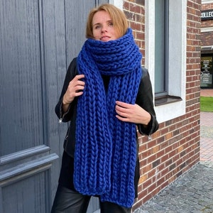Winter chunky knit scarf - Bulky handmade merino wool scarf - Oversized knitted scarf