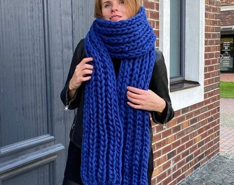 Winter chunky knit scarf for women handmade - Bulky merino wool scarf - Beautiful oversized knitted scarf - Gift for wife
