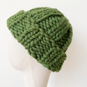Chunky knit fisherman men's beanie - Knitted short trawler beanie