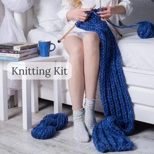 Oversized chunky knit scarf knitting kit - Knitted wool scarf diy yarn kit