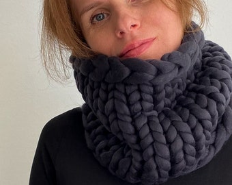 Chunky knit snood - Knitted neck warmer - Hand knit cowl scarf women