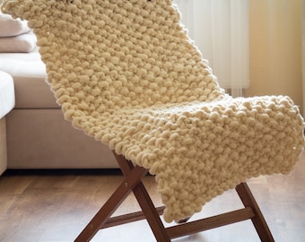 Chunky hand knit blanket - Handmade thick wool knitted throw