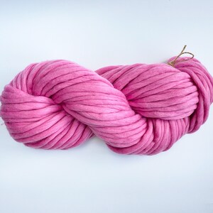Chunky yarn - Art merino wool yarn - Thick blanket yarn - Pink yarn