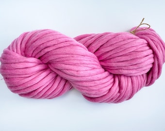 Pink chunky merino wool yarn for knitting - Thick blanket yarn